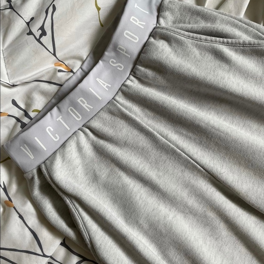 Victoria secrets joggers🤍